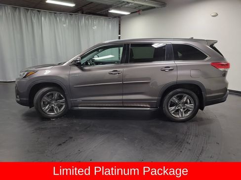 Used 2019 Toyota Highlander Limited Platinum AWD/4WD image 5