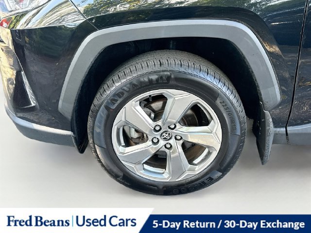 Used 2021 Toyota RAV4 XLE Premium AWD/4WD image 37