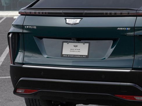 New 2025 Cadillac Lyriq Luxury w/ LPO, Floor Liner Package image 15