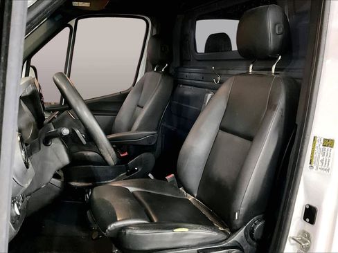 Used 2021 Mercedes-Benz Sprinter 2500 image 9