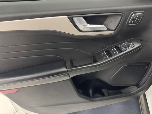 Used 2021 Ford Escape SEL w/ Technology Package image 12