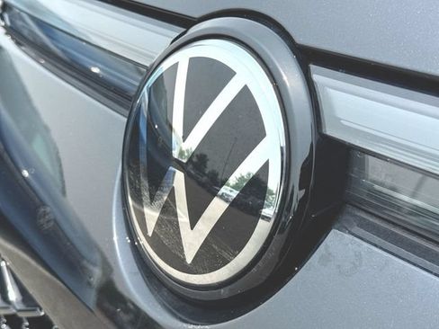 Certified 2025 Volkswagen Tiguan SE R-Line FWD image 31