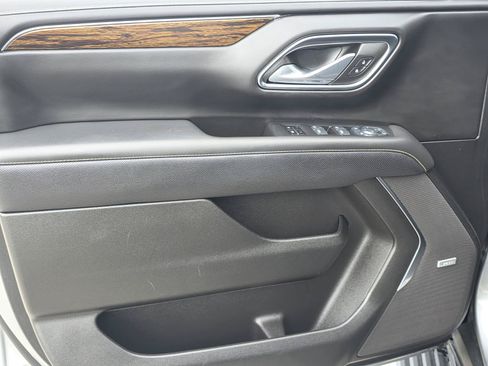 Used 2024 Chevrolet Tahoe Premier RWD image 18
