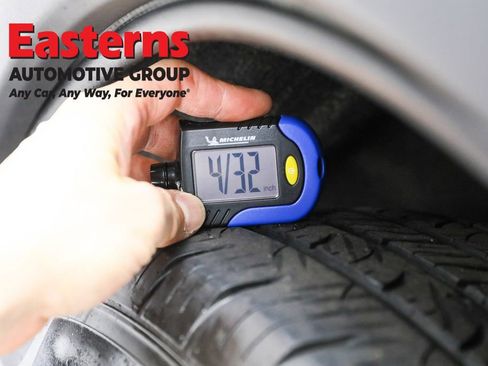 Used 2022 Nissan Rogue SV image 27