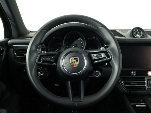 Certified 2026 Porsche Macan AWD/4WD image 12