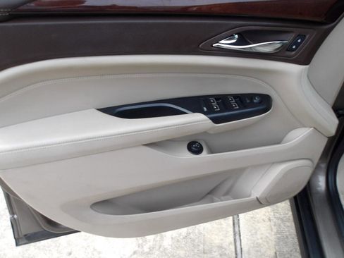 Used 2014 Cadillac SRX Luxury w/ Driver Awareness Package FWD image 18