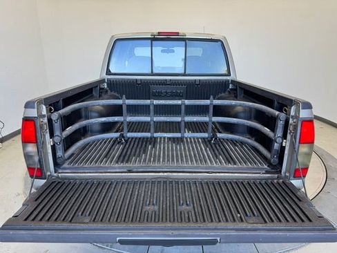 Used 2002 Nissan Frontier XE image 33