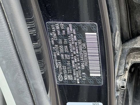 Used 2023 Hyundai Elantra SE FWD image 16