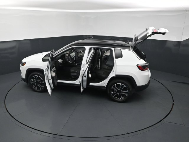 Used 2023 Jeep Compass Limited AWD/4WD image 27