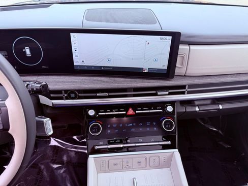 Used 2025 Hyundai Santa Fe Calligraphy image 30