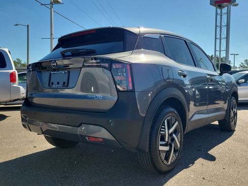 Certified 2025 Nissan Kicks SV image 5