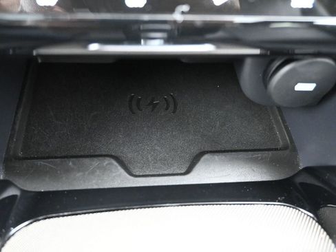 Used 2020 Land Rover Discovery Sport SE R-Dynamic image 16