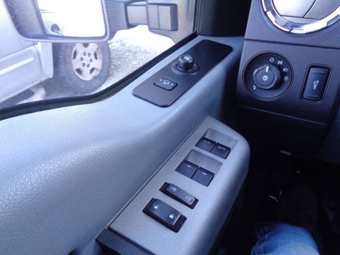 Used 2013 Ford F250 XLT w/ Chrome Pkg image 44