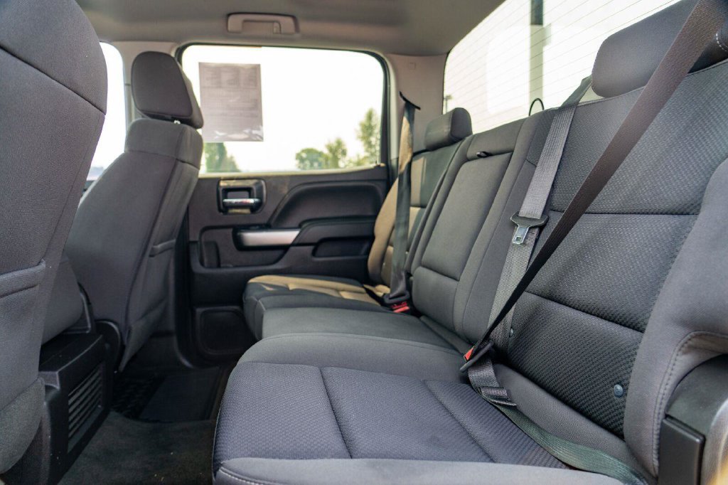 Used 2018 Chevrolet Silverado 1500 LT w/ LT Eassist Package AWD/4WD image 16