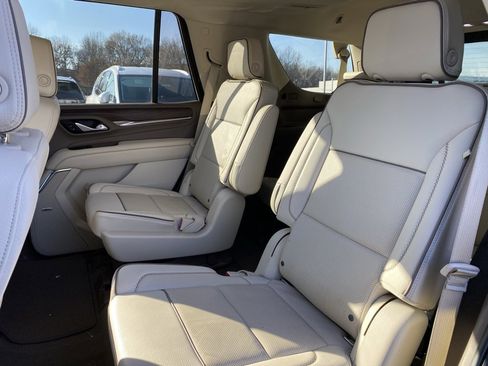 Used 2021 GMC Yukon Denali w/ Advanced Technology Package image 23