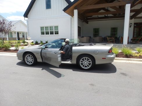 Used 2001 Chevrolet Camaro Z28 w/ SS Performance/Appearance Pkg image 64