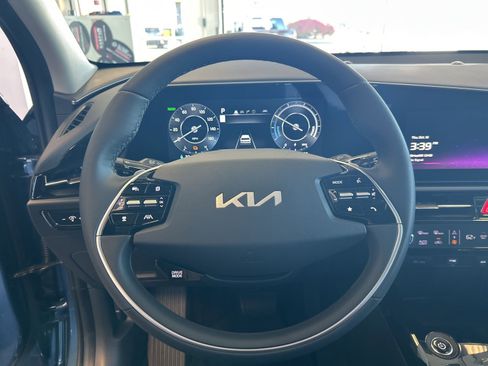 New 2025 Kia Niro Wind w/ Wind Preserve Package image 17