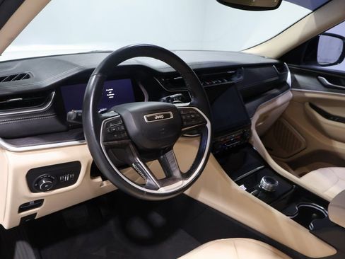 Used 2022 Jeep Grand Cherokee L Limited image 13