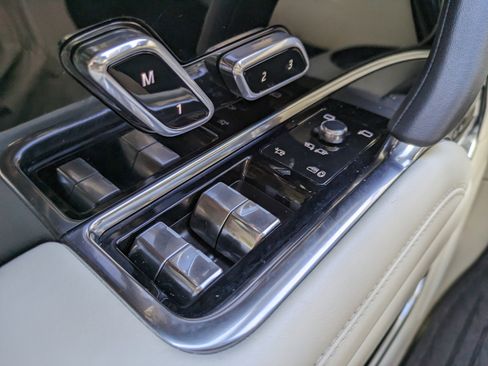 Used 2023 Land Rover Range Rover SE image 21