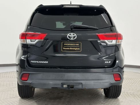 Used 2018 Toyota Highlander XLE FWD image 10