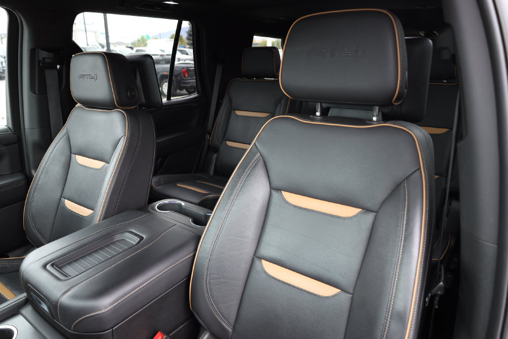 Used 2023 GMC Yukon AT4 w/ AT4 Premium Plus Package AWD/4WD image 16