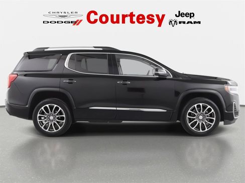 Used 2023 GMC Acadia Denali w/ Denali Technology Package image 3