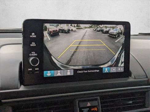 Used 2025 Honda Pilot EX-L image 9