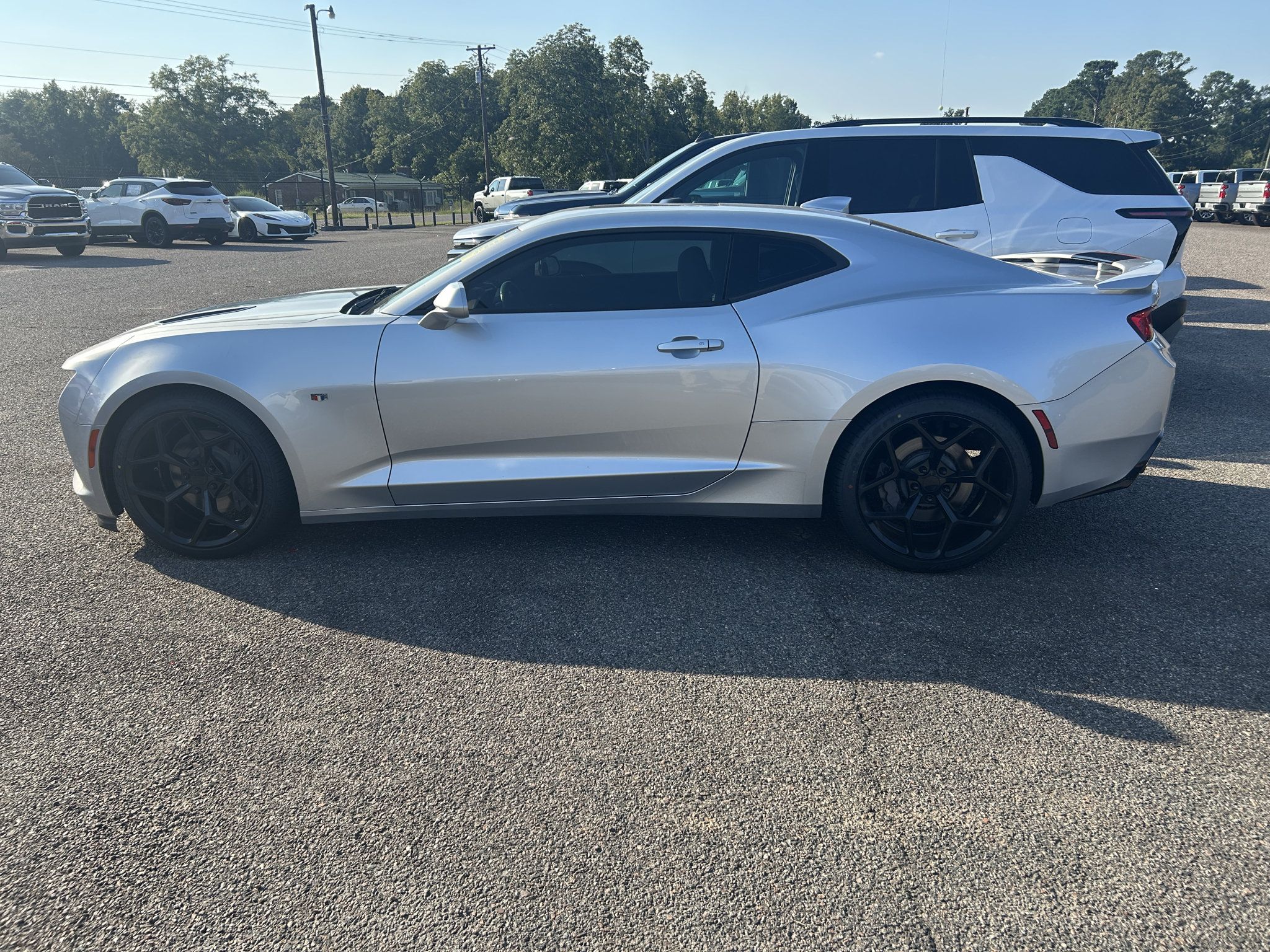 Used 2016 Chevrolet Camaro SS RWD image 3