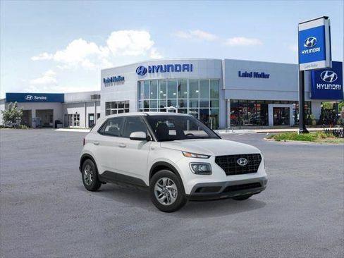 New 2026 Hyundai Venue SE FWD image 2
