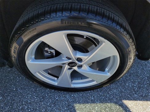 Certified 2025 Audi Q5 Premium Plus w/ Premium Plus image 29