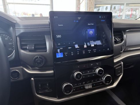 Used 2024 Ford Expedition XLT AWD/4WD image 46