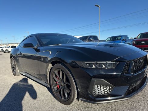 Used 2024 Ford Mustang GT Premium image 3