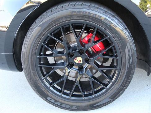 Used 2018 Porsche Macan GTS w/ Premium Package Plus AWD/4WD image 31