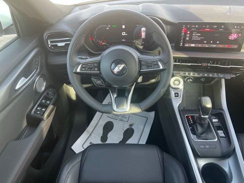 Used 2024 Dodge Hornet GT image 16