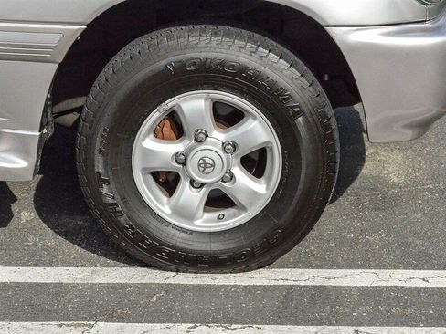 Used 2000 Toyota Land Cruiser AWD/4WD image 13
