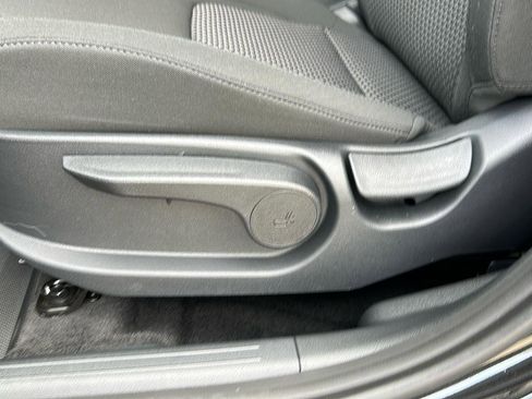 New 2025 Kia Sportage LX image 18