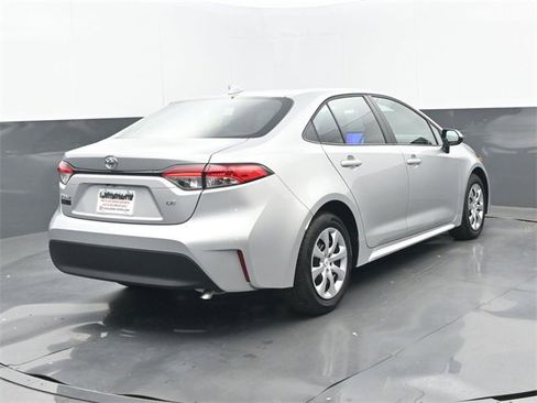 Used 2025 Toyota Corolla LE image 20