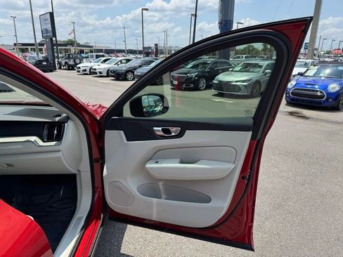 Used 2024 Volvo XC60 B5 Ultimate image 44