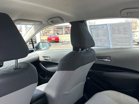 Used 2021 Toyota Corolla LE image 26