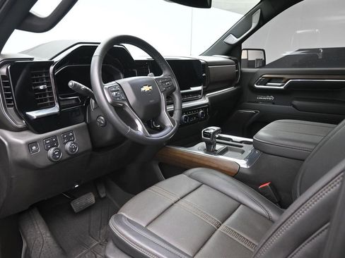 Used 2024 Chevrolet Silverado 1500 High Country w/ High Country Premium Package image 19