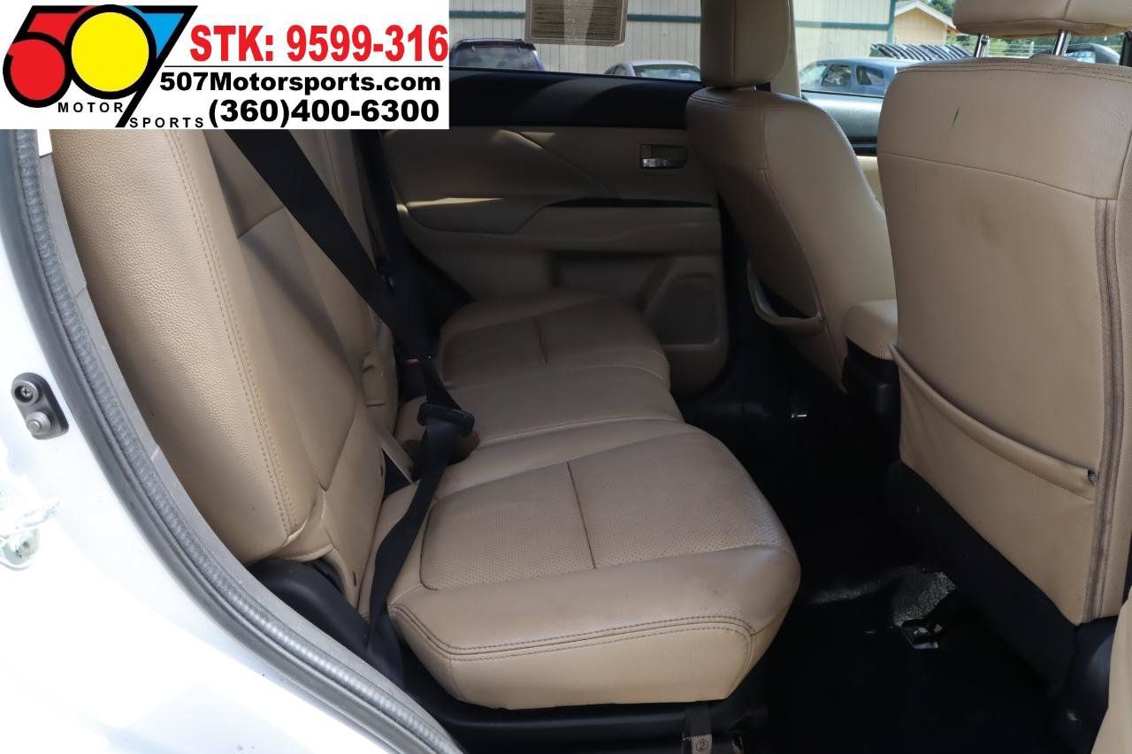 Used 2016 Mitsubishi Outlander SEL AWD/4WD image 15