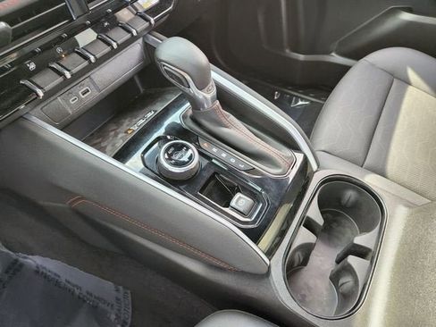 Used 2024 Chevrolet Colorado Z71 w/ Z71 Convenience Package 2 image 35