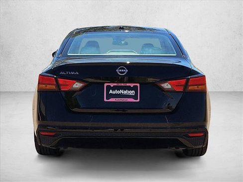 Used 2025 Nissan Altima 2.5 SV FWD image 7