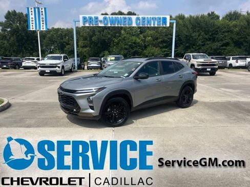Used 2025 Chevrolet Trax ACTIV w/ Driver Confidence Package FWD image 1