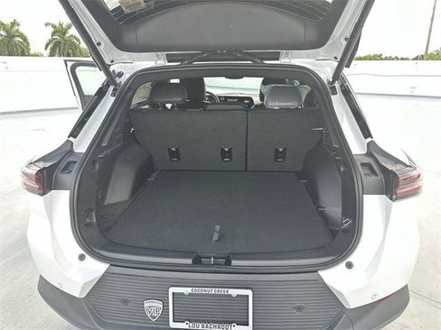 New 2026 Chevrolet Equinox EV LT image 20