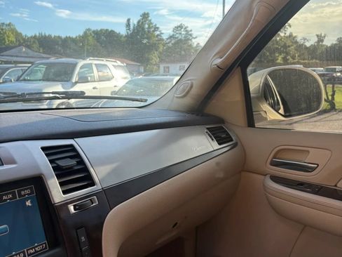Used 2007 Cadillac Escalade AWD w/ Information Package image 34