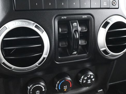Used 2013 Jeep Wrangler Unlimited Sport AWD/4WD image 17