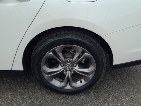 Used 2024 Honda Accord EX image 10