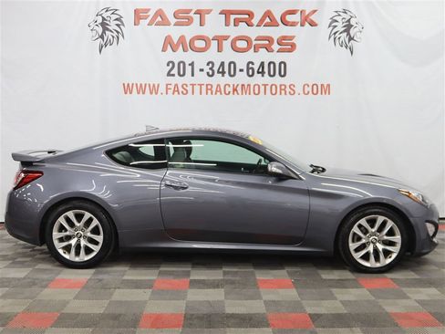 Used 2016 Hyundai Genesis 3.8 image 4