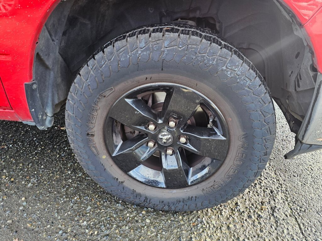Used 2017 RAM 1500 Classic SLT AWD/4WD image 9